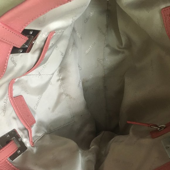 Authentic Calvin Klein Pebbled Leather Shoulder Bag - Picture 7 of 9